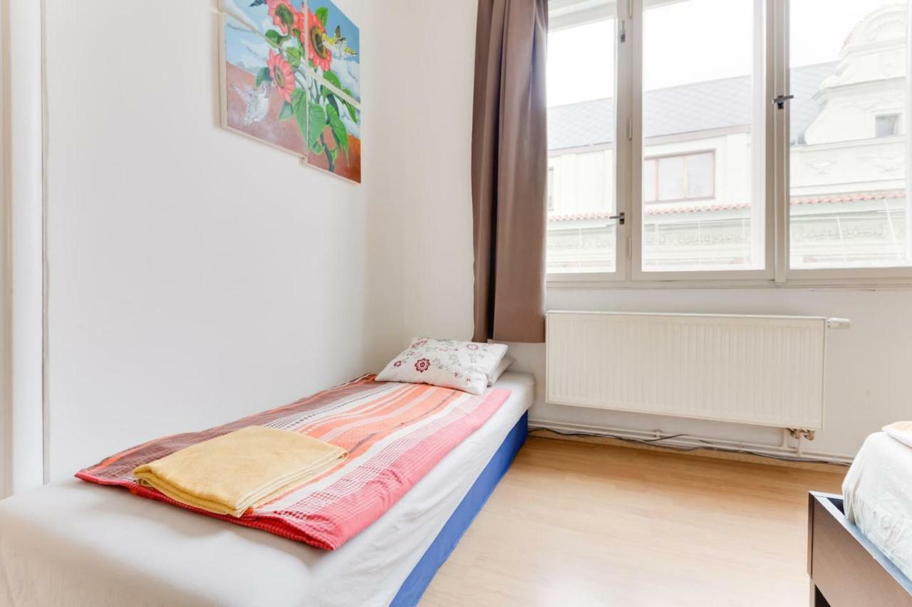 Beautiful Downtown 2bd With Netflix * Prague