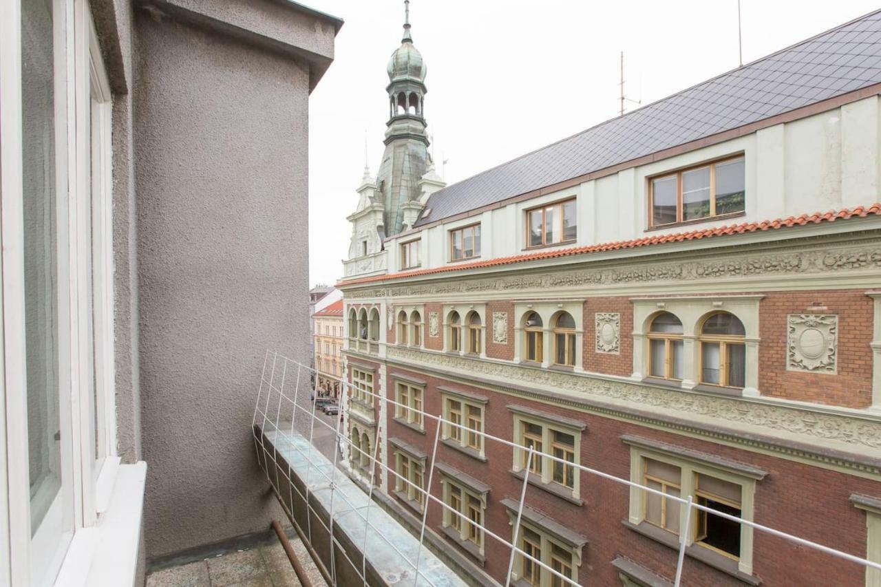 Apartment Beautiful Downtown 2bd With Netflix Prague