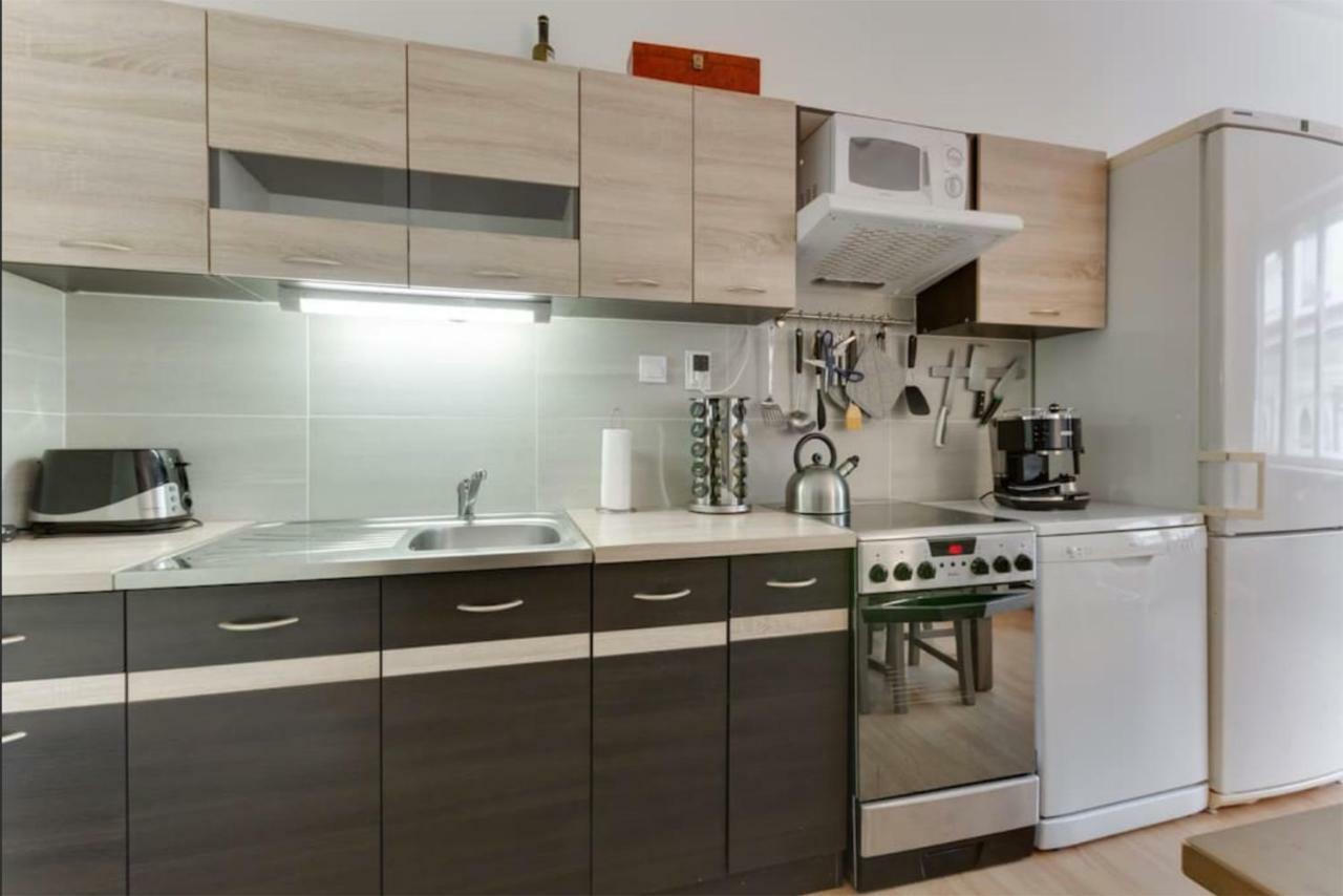 Apartment Beautiful Downtown 2bd With Netflix