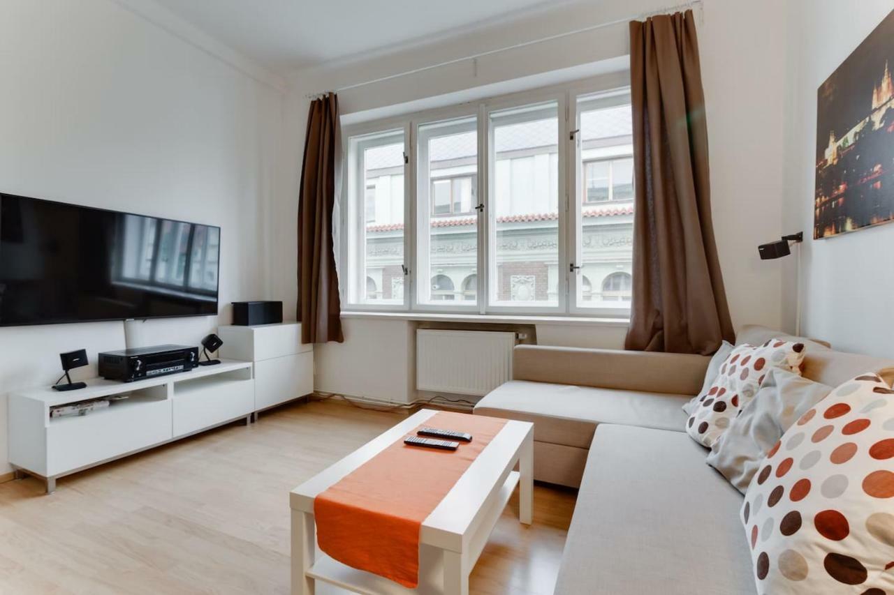 Beautiful Downtown 2bd With Netflix * Prague