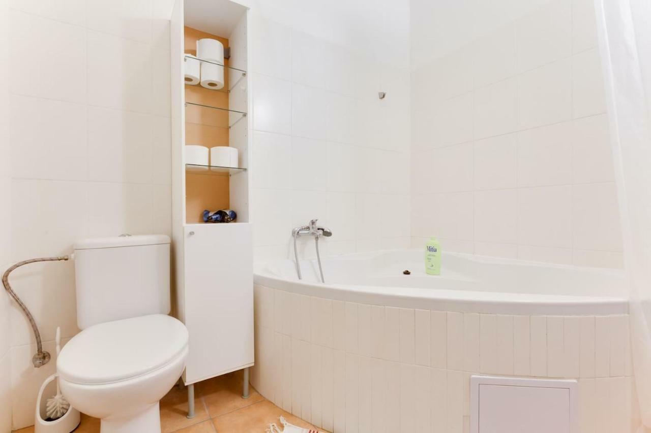Apartment Beautiful Downtown 2bd With Netflix